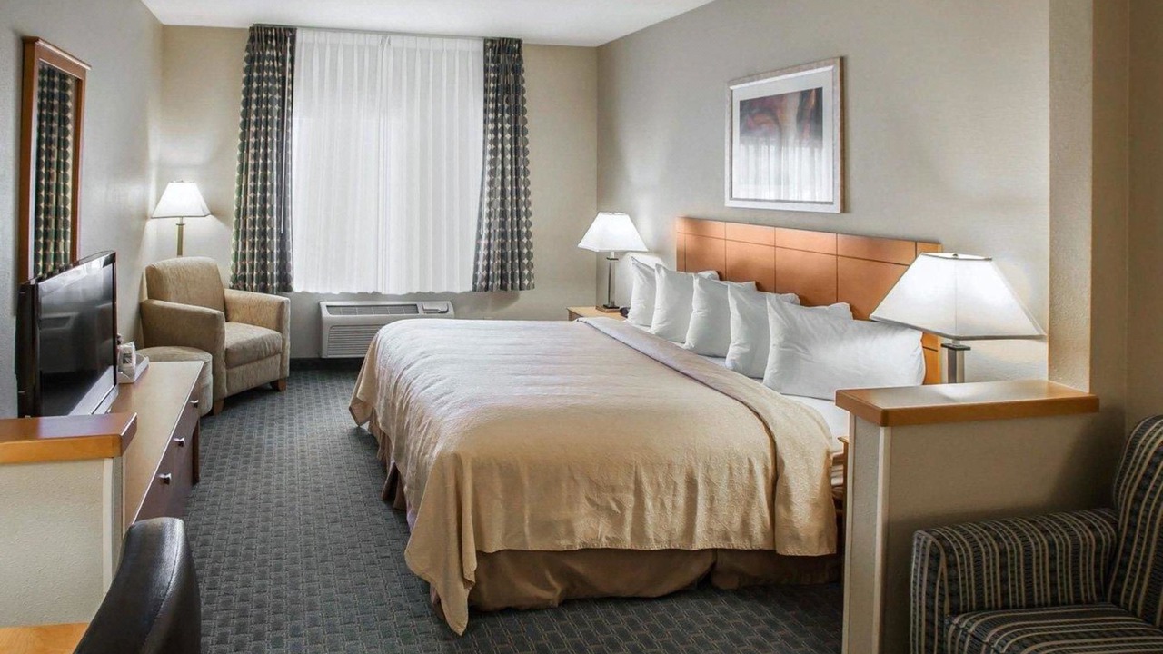 Photo of Bedroom in Forsyth