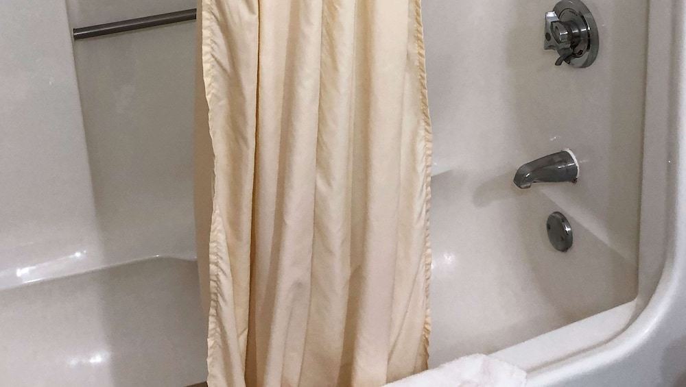 Photo of Bathroom in Dixon