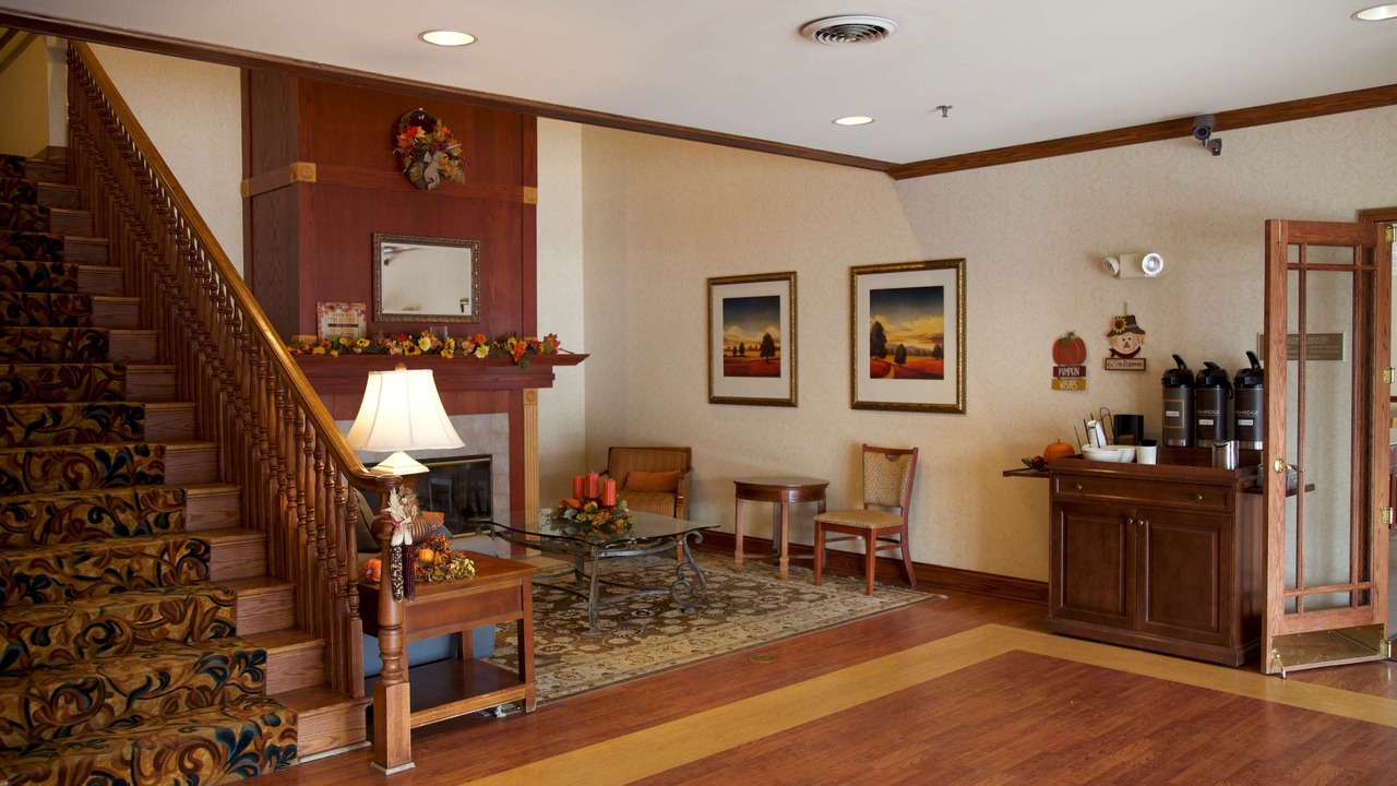 Photo of Livingroom in Village of Lakewood