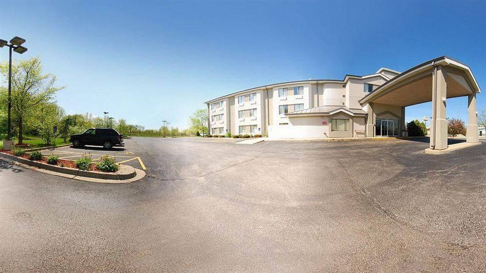 Photo of Buildings in Lake Bluff