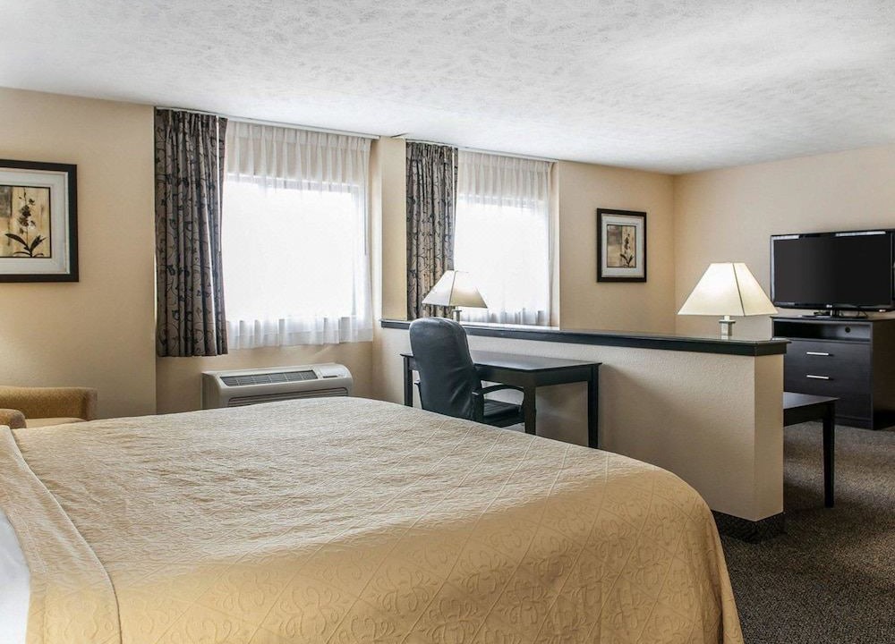Photo of Bedroom in Mattoon