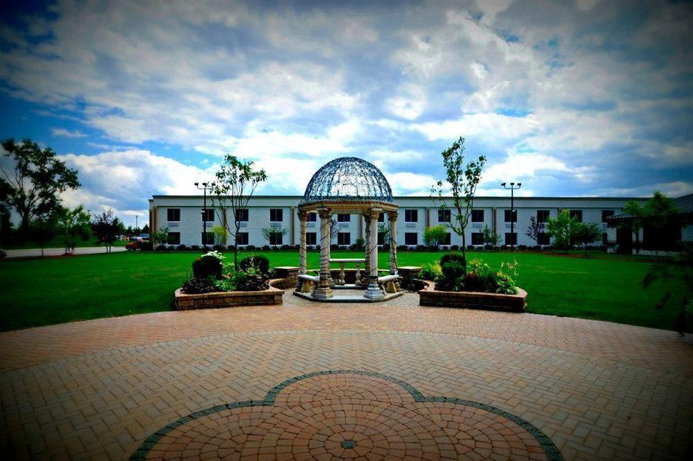 Photo of Buildings in Elmhurst