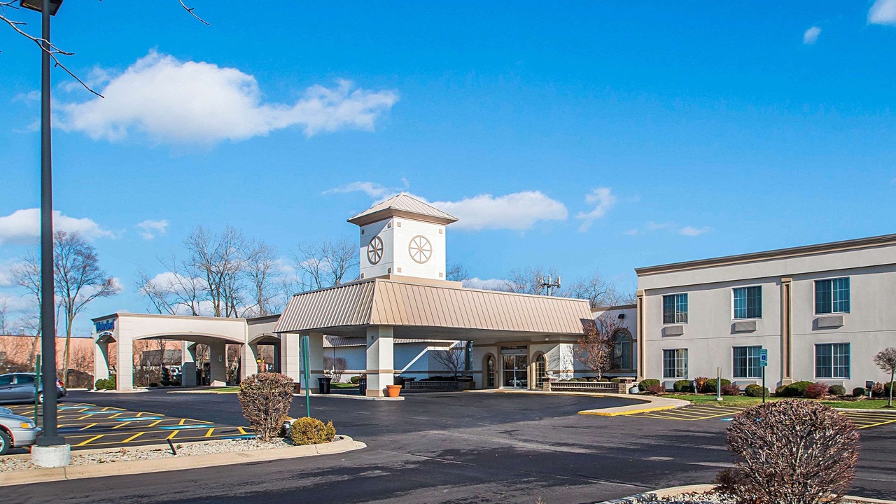 Photo of Buildings in Elmhurst