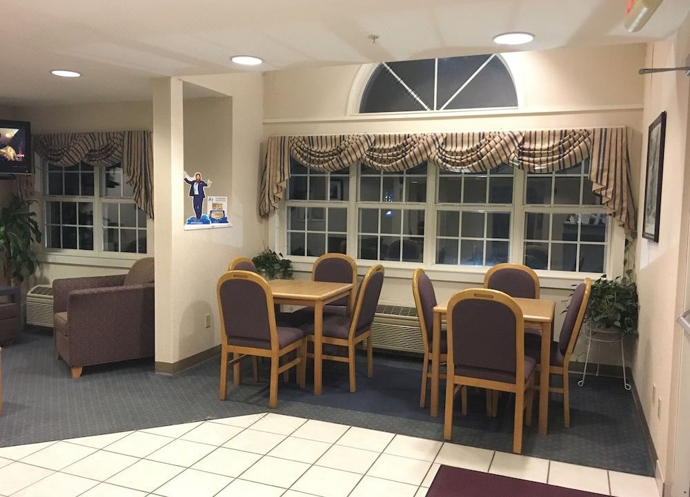 Photo of Livingroom in Champaign