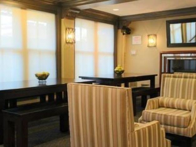 Photo of Livingroom in Lakeview