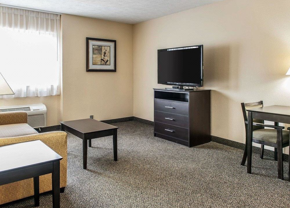 Photo of Livingroom in Mattoon