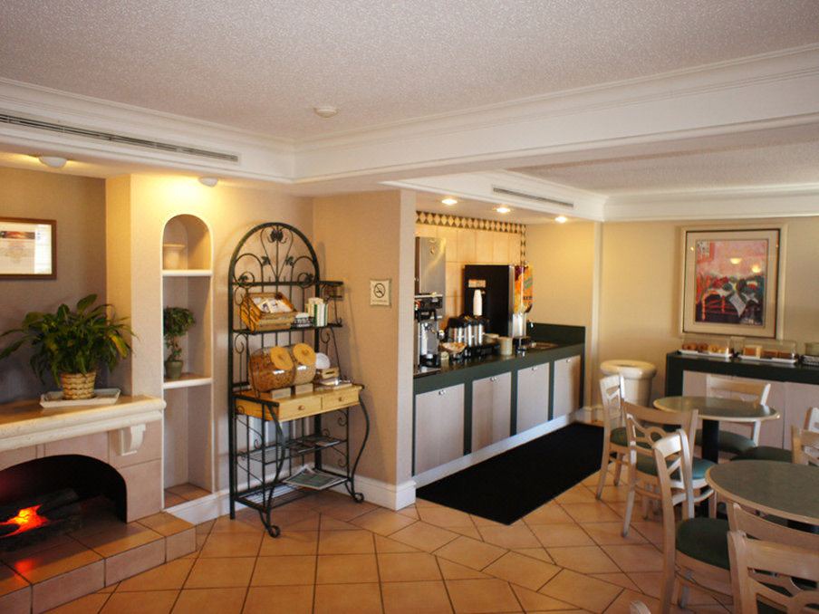 Photo of Livingroom in Quad Cities