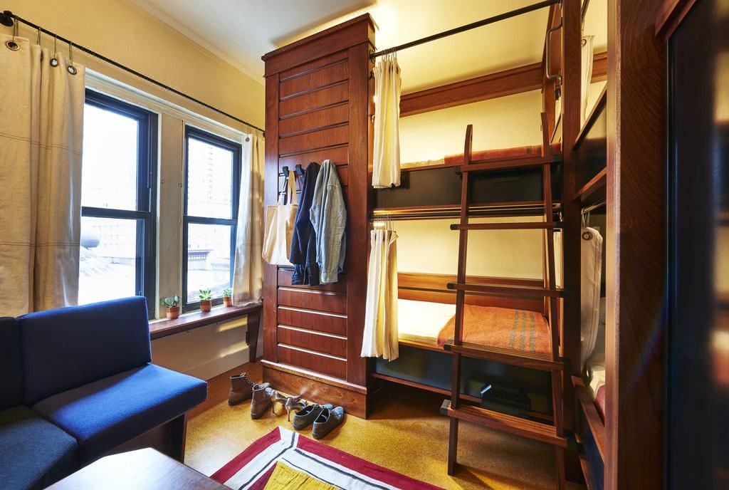 Photo of Livingroom in Downtown Chicago