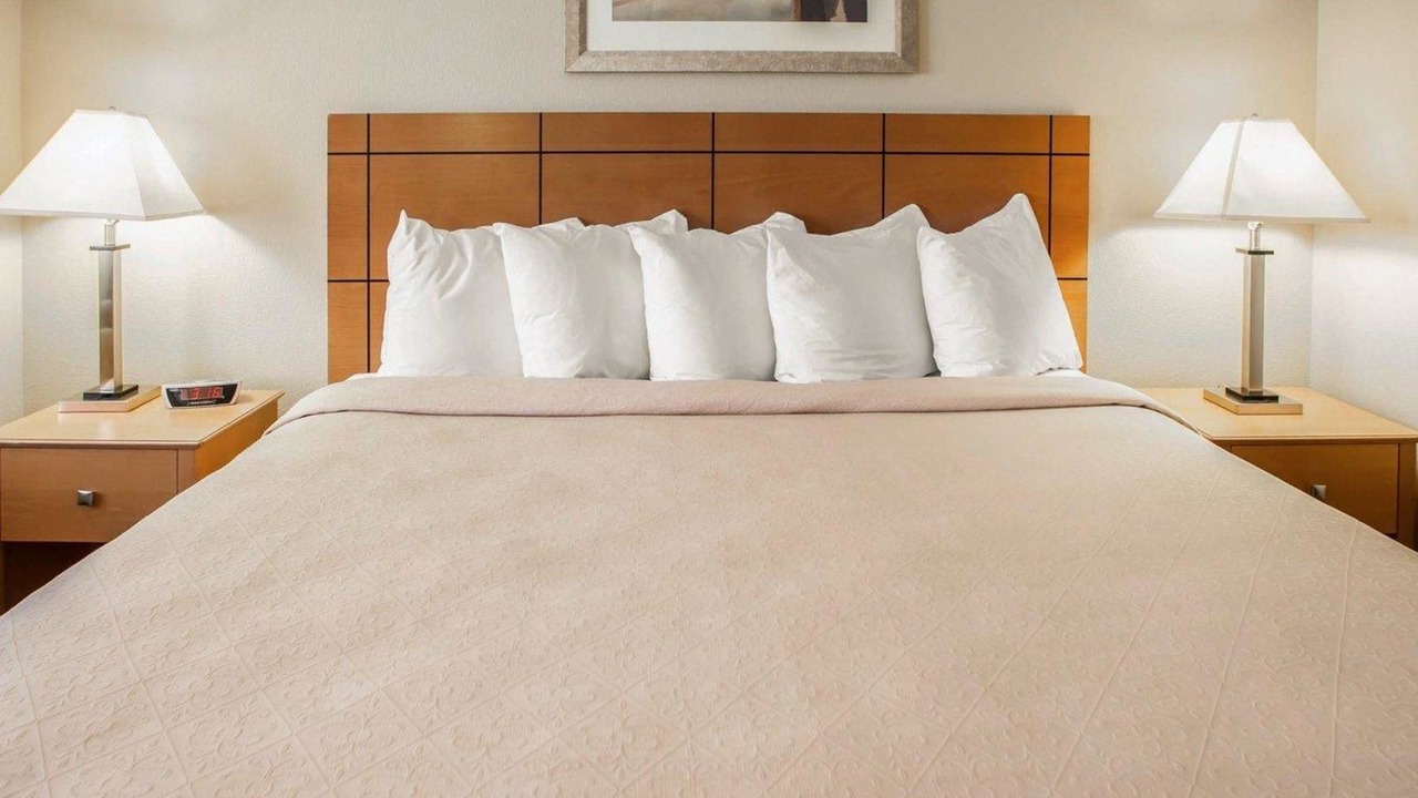 Photo of Bedroom in Forsyth