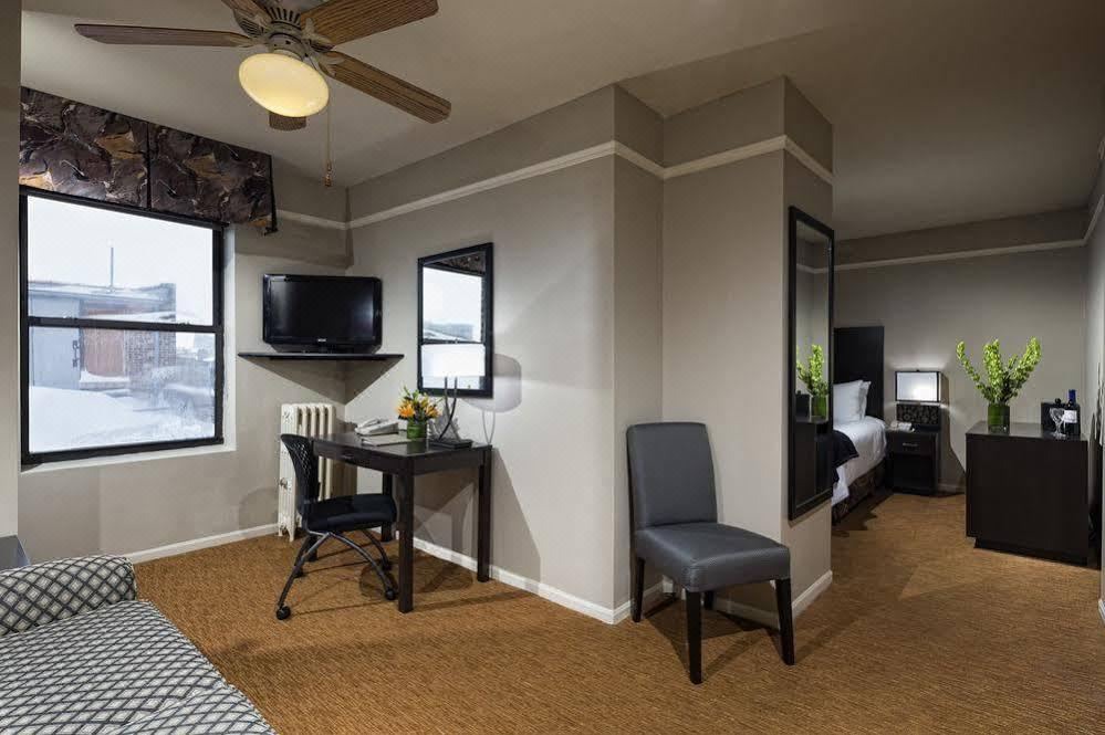 Photo of Livingroom in Lakeview