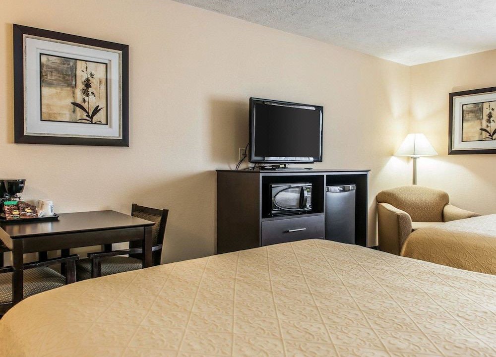 Photo of Bedroom in Mattoon