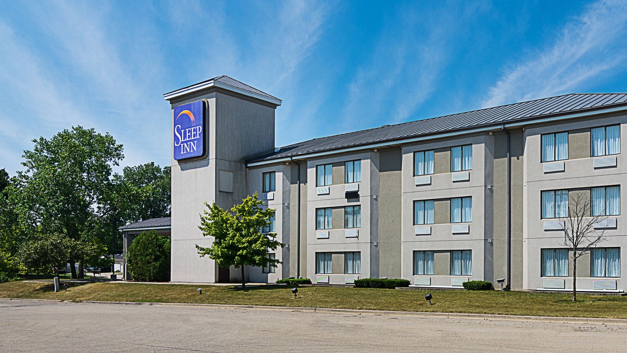 Photo of Buildings in Lake Bluff