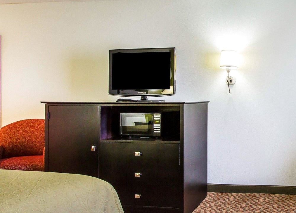 Photo of Bedroom in Pontiac