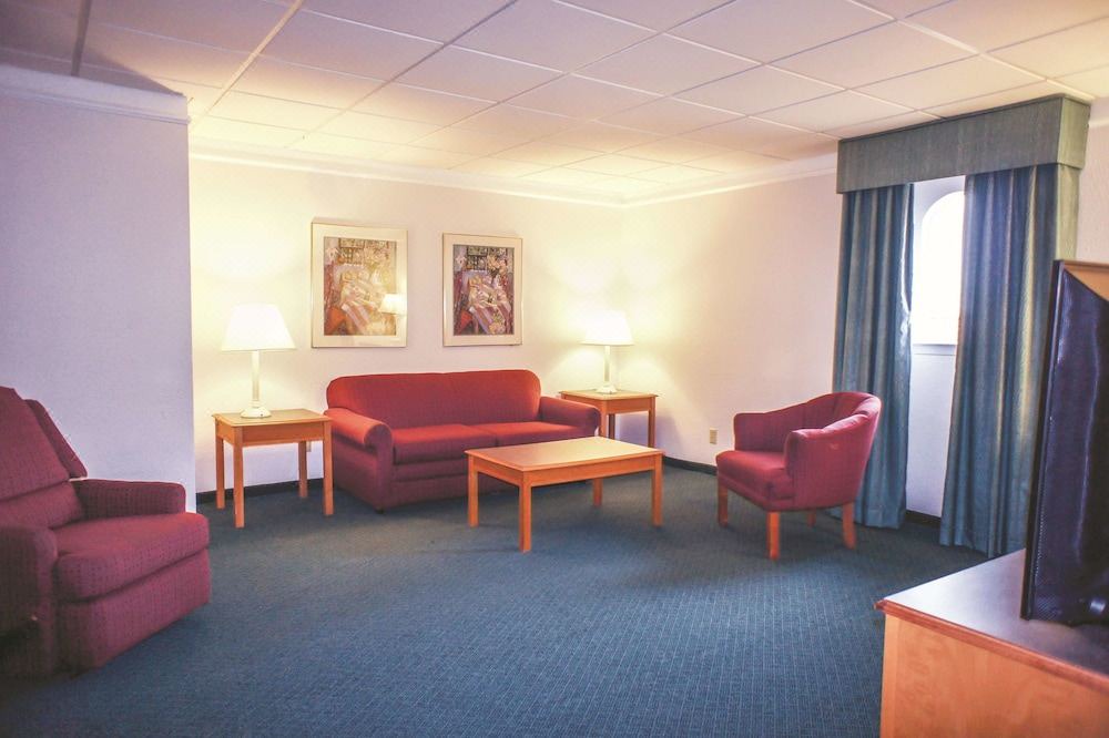 Photo of Livingroom in Quad Cities