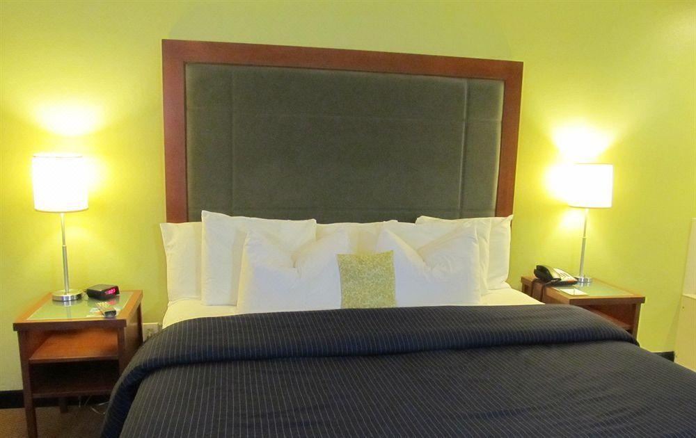 Photo of Bedroom in Lake Bluff