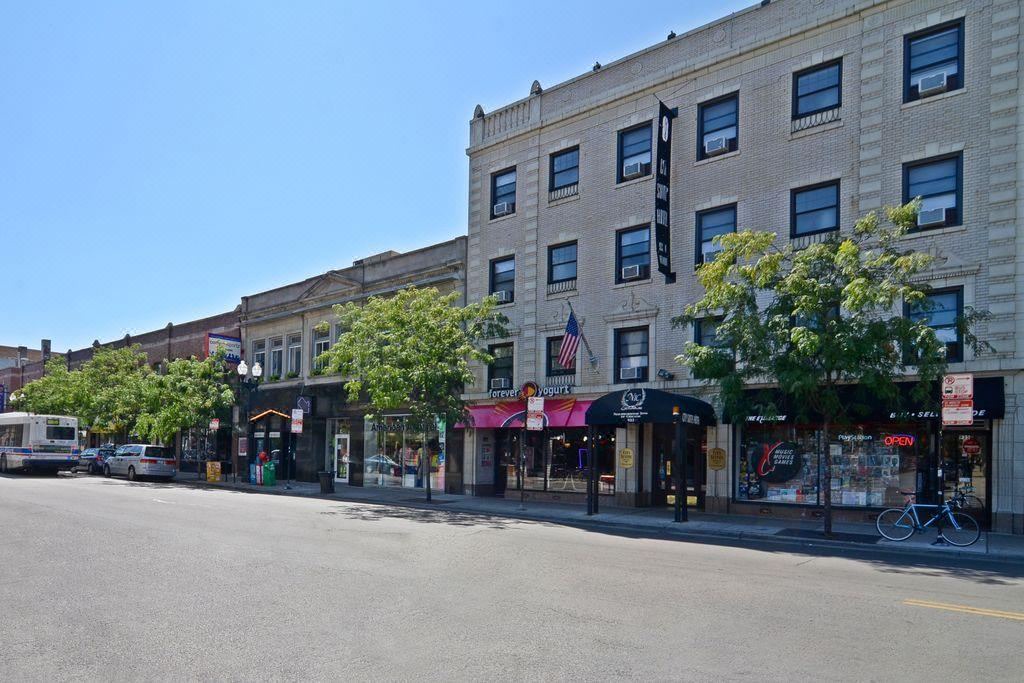 Photo of Buildings in Lakeview
