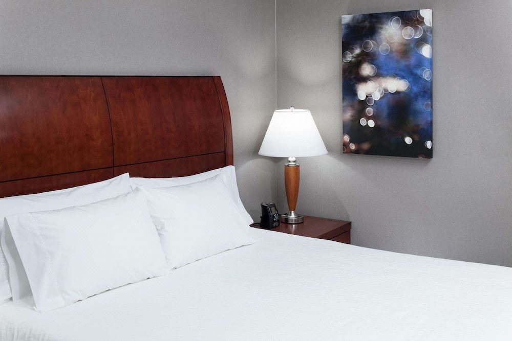Photo of Bedroom in Lake Forest