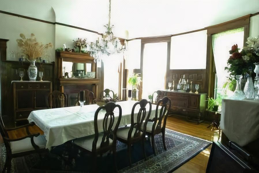 Photo of Livingroom in Alton