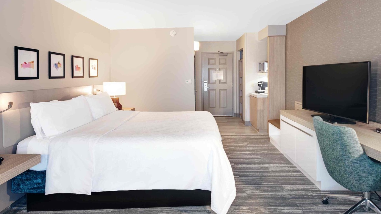 Photo of Bedroom in Evanston