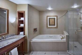 Photo of Bathroom in Metropolis