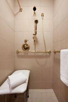 Photo of Bathroom in Metropolis