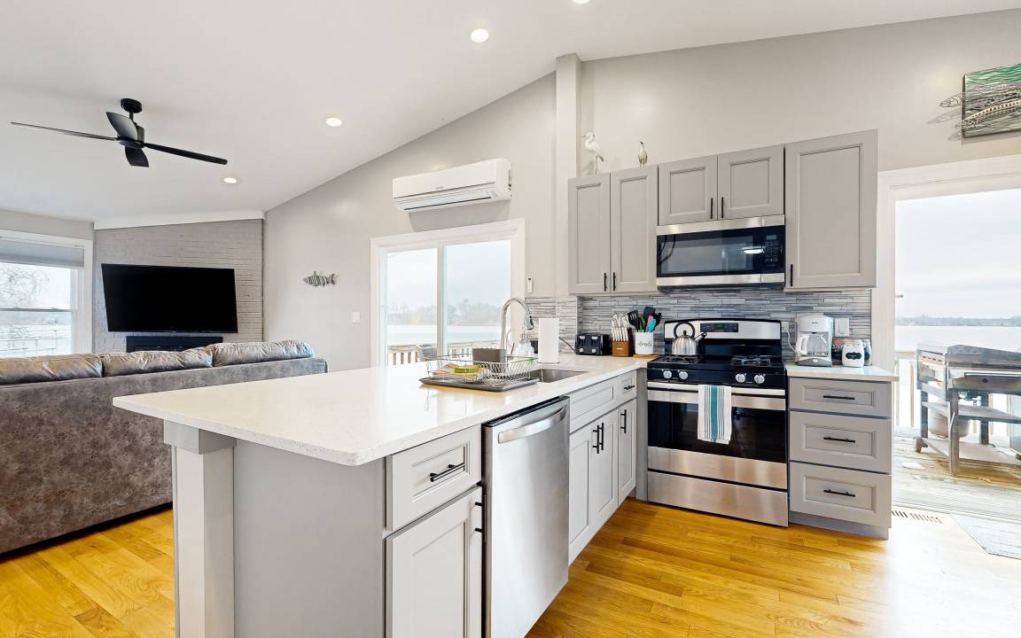 Photo of Kitchen in Channel Lake