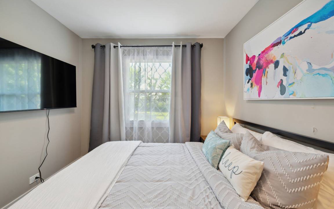 Photo of Bedroom in Glenview