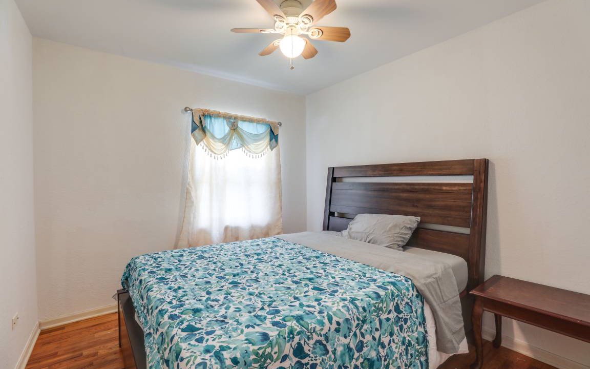 Photo of Bedroom in Glendale Heights