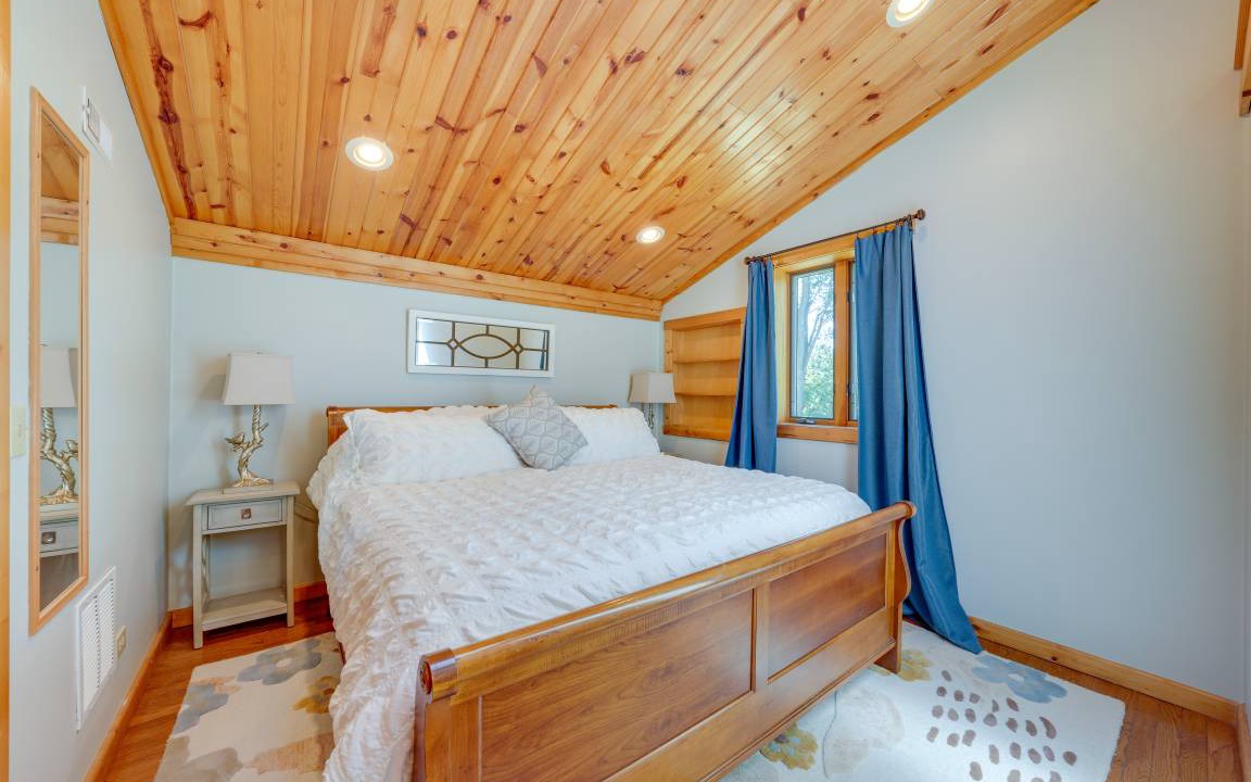 Photo of Bedroom in Warrenville