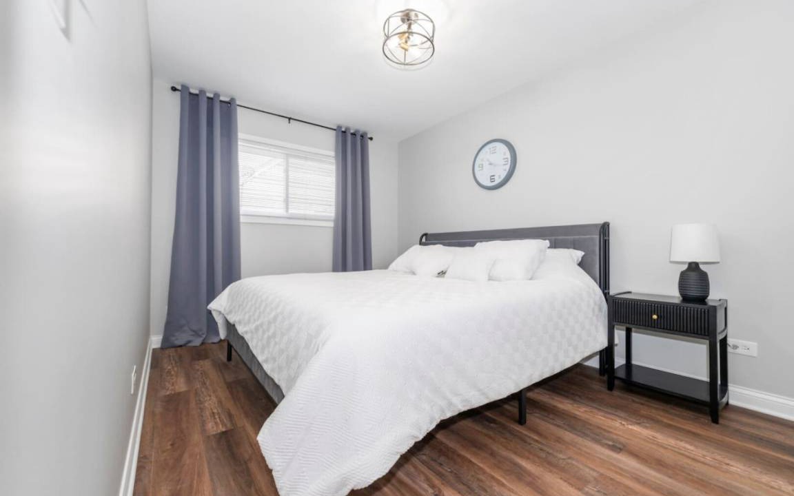 Photo of Bedroom in Elmhurst