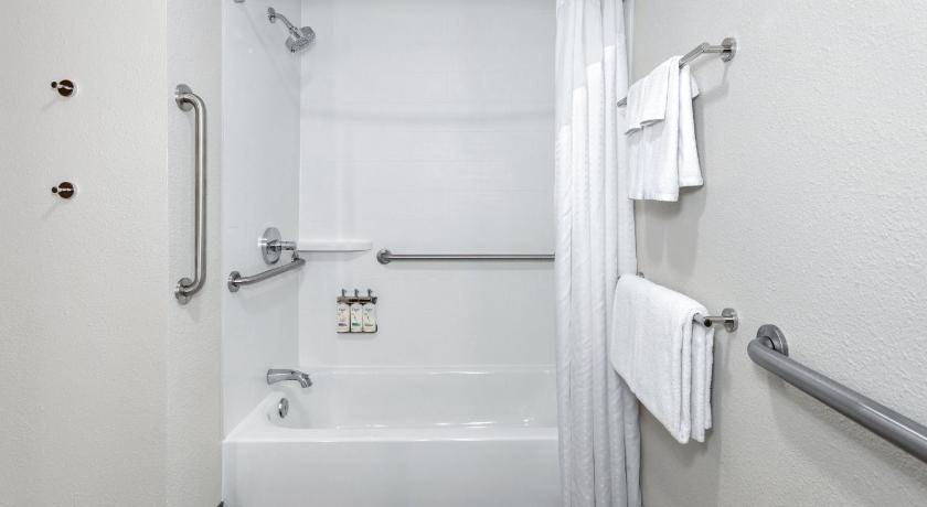 Photo of Bathroom in Algonquin