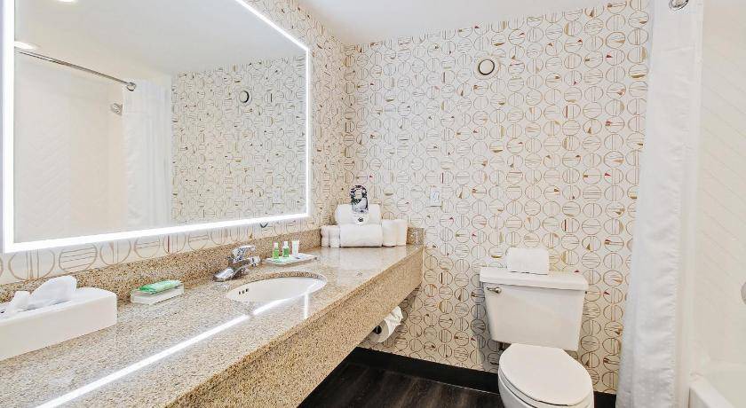 Photo of Bathroom in Village of Lakewood