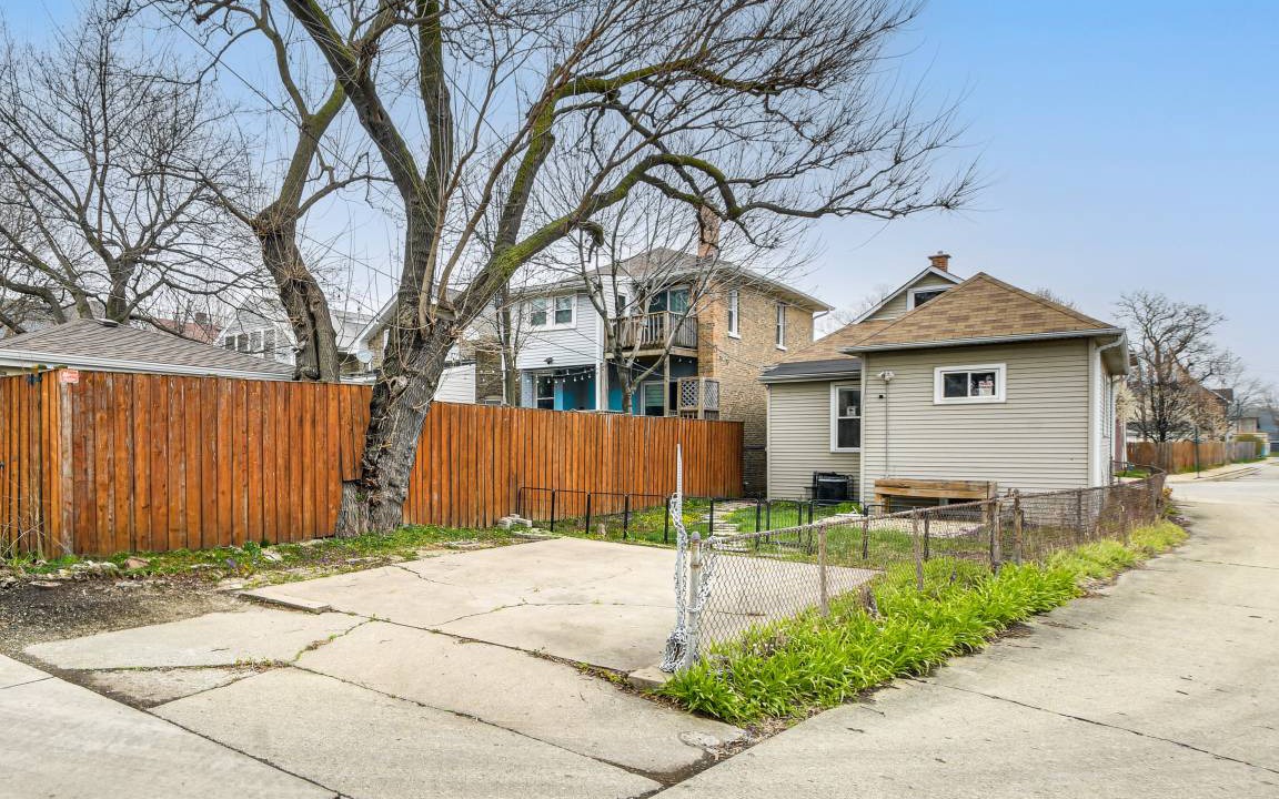 Photo of Others in Oak Park