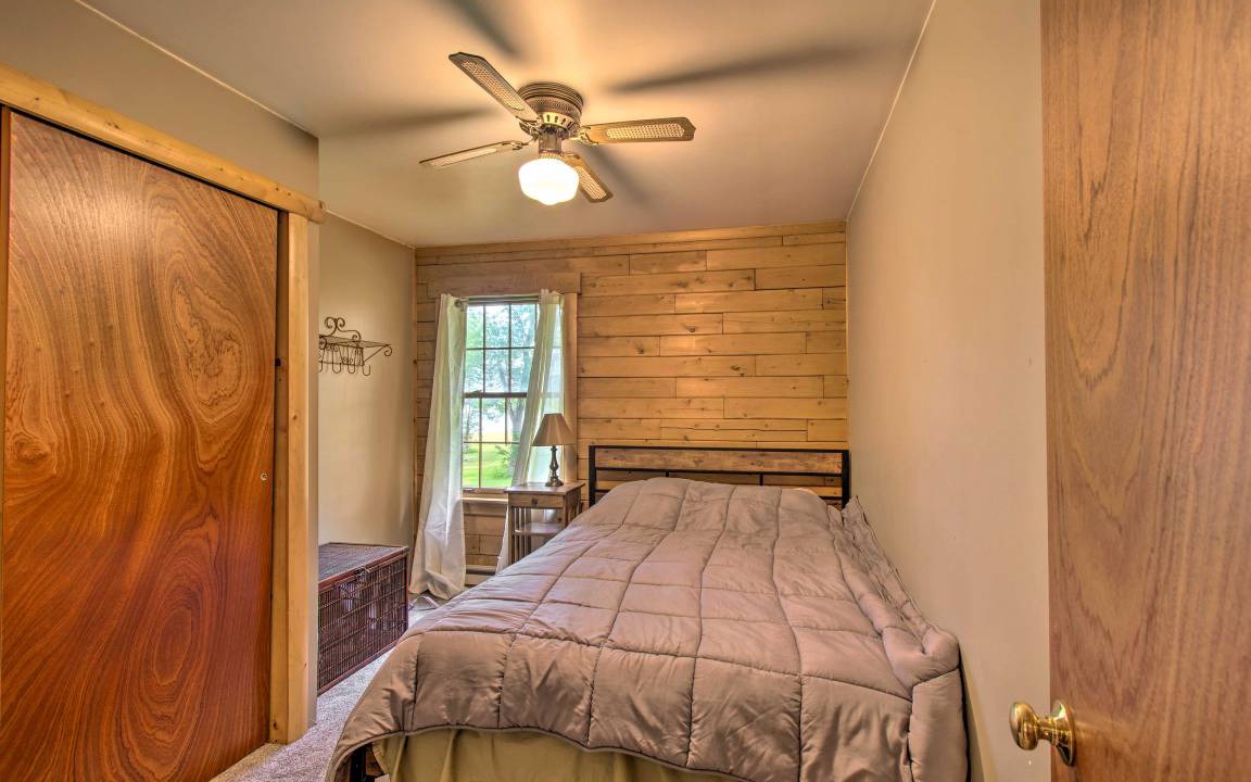 Photo of Bedroom in Camp Grove