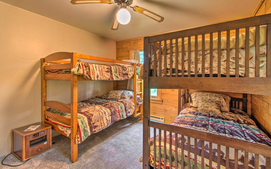 Photo of Bedroom in Camp Grove