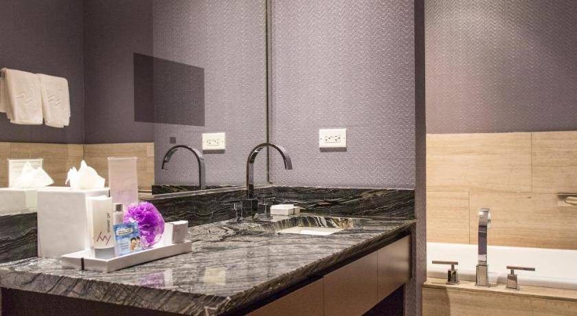 Photo of Bathroom in Streeterville