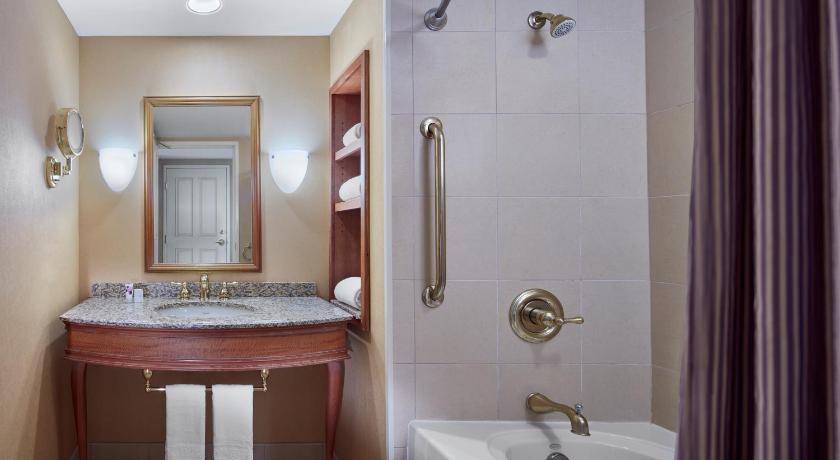 Photo of Bathroom in Metropolis