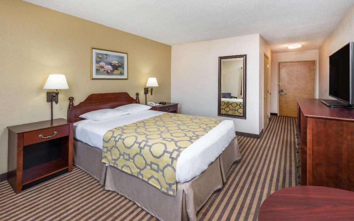 Photo of Bedroom in Metropolis