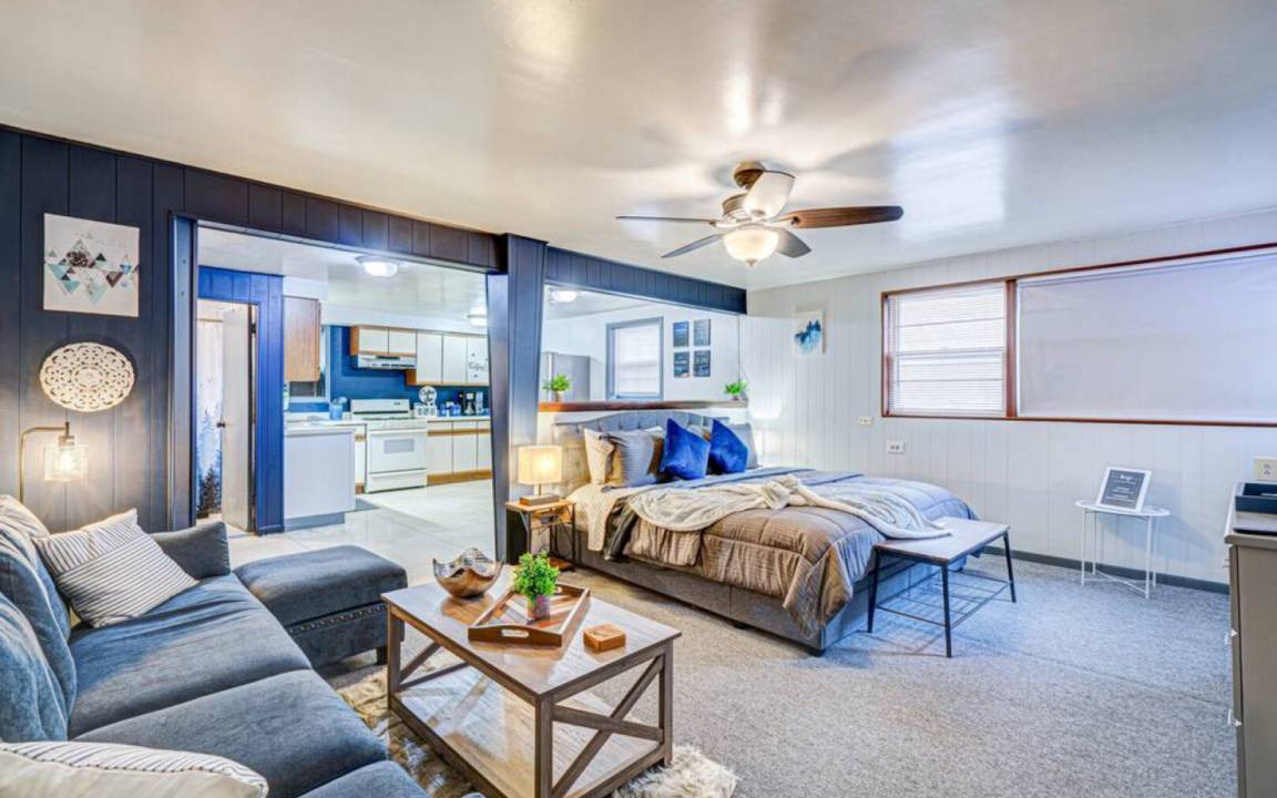 Photo of Livingroom in Elmwood Park
