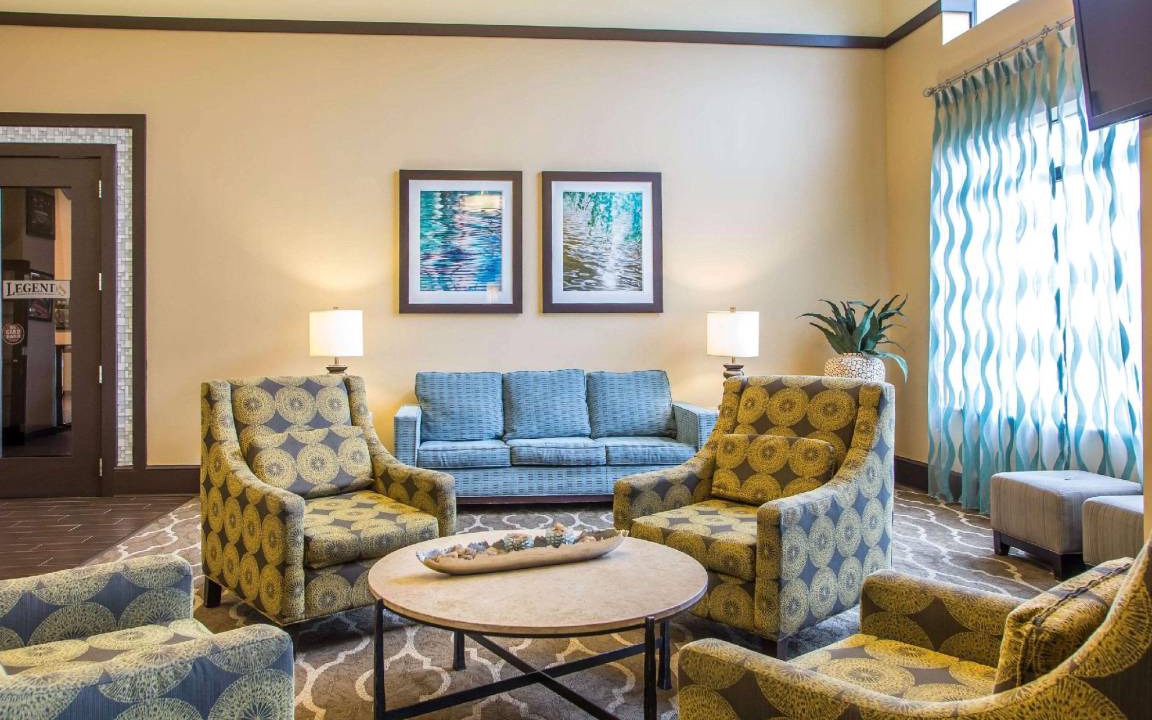 Photo of Livingroom in Schiller Park