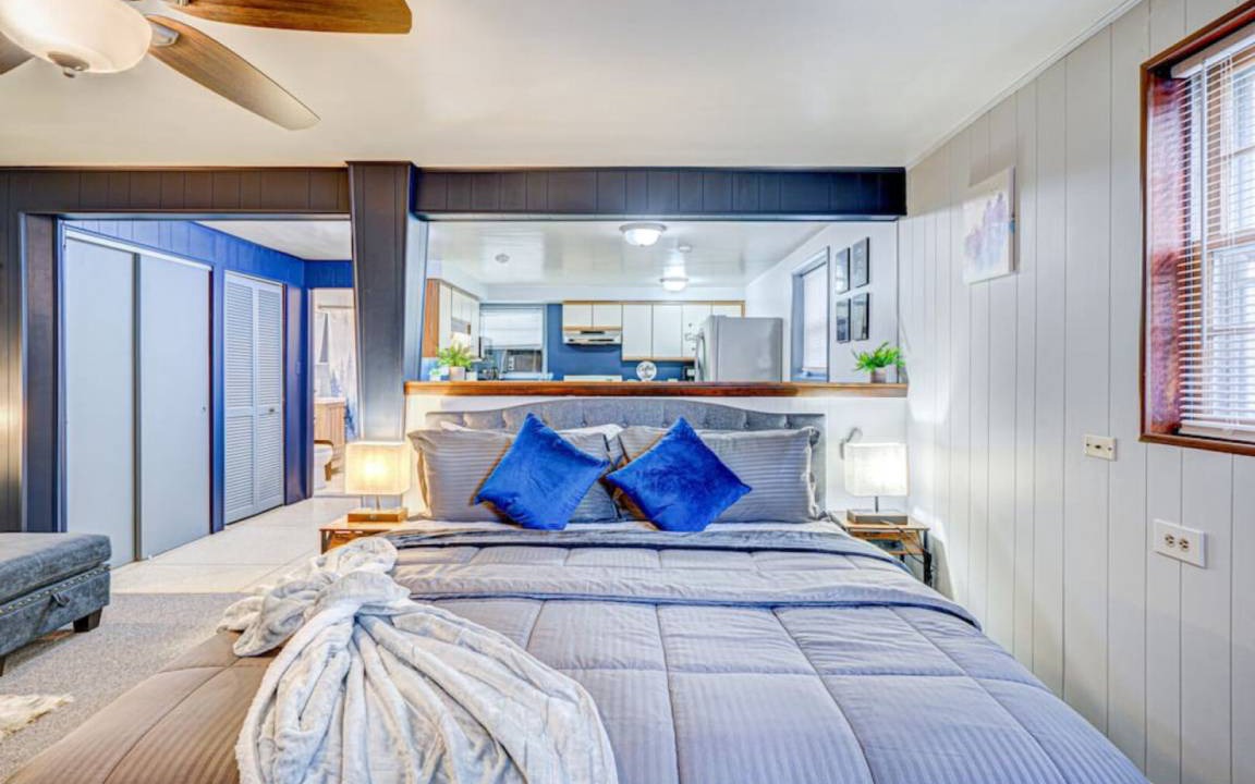 Photo of Bedroom in Elmwood Park