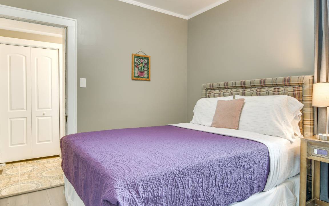 Photo of Bedroom in Evanston