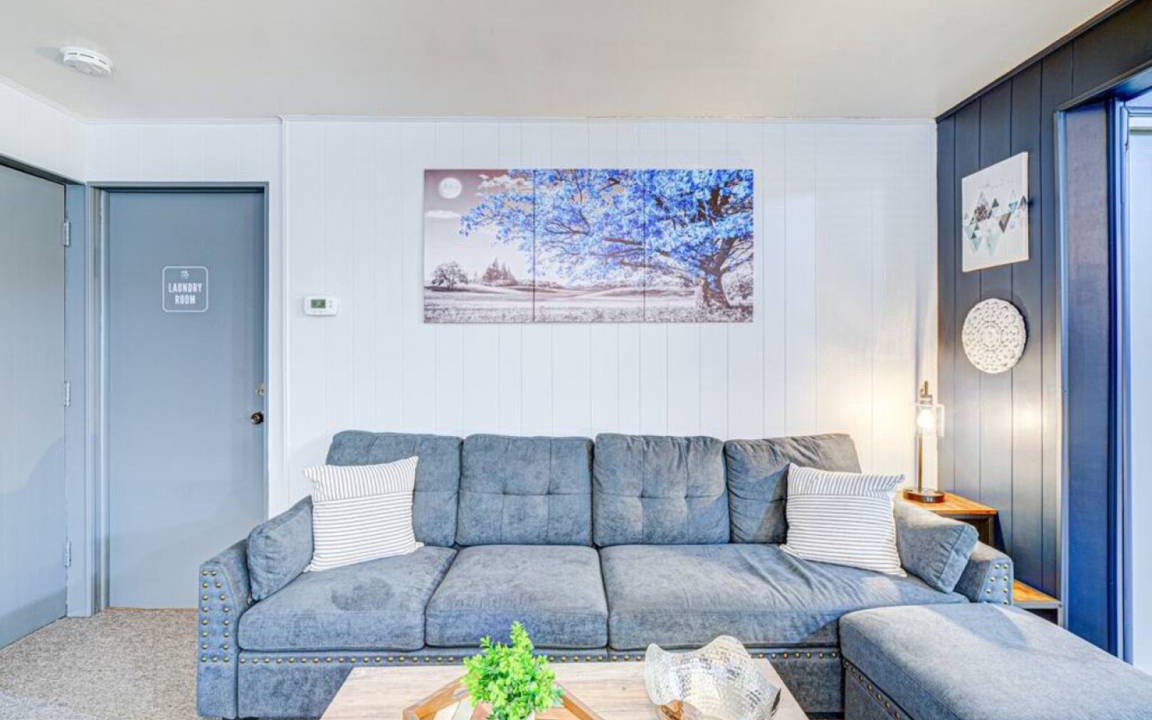 Photo of Livingroom in Elmwood Park