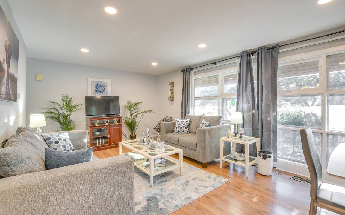 Photo of Livingroom in Country Club Hills