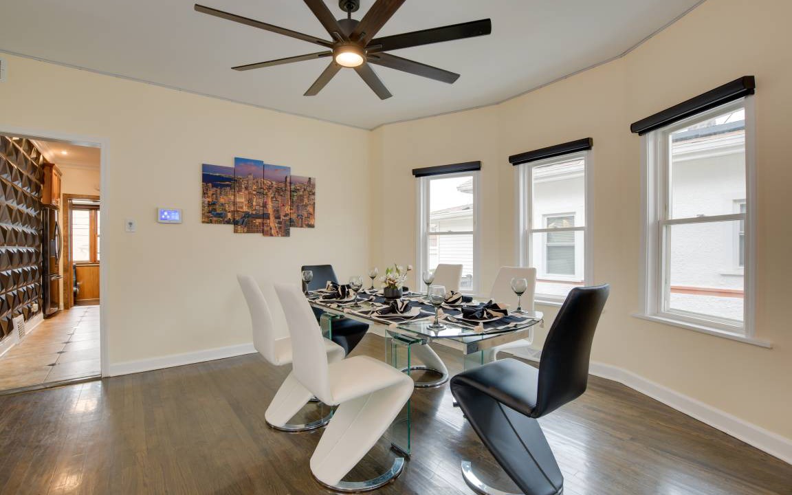 Photo of Livingroom in Maywood