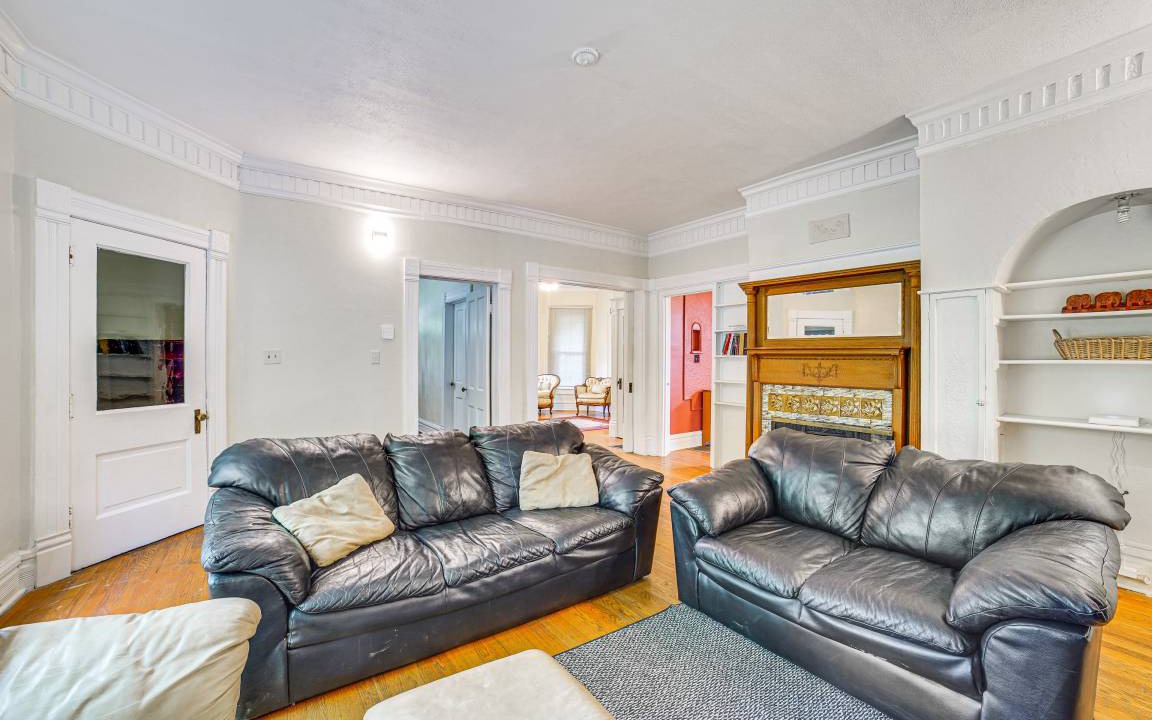 Photo of Livingroom in Champaign