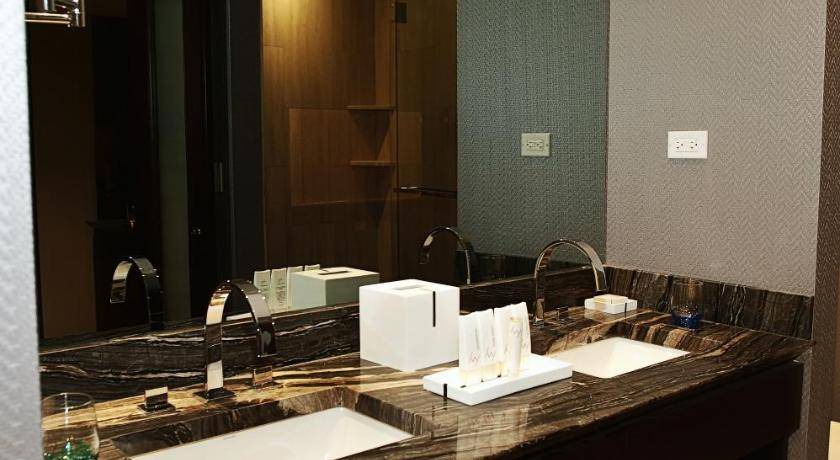 Photo of Bathroom in Streeterville