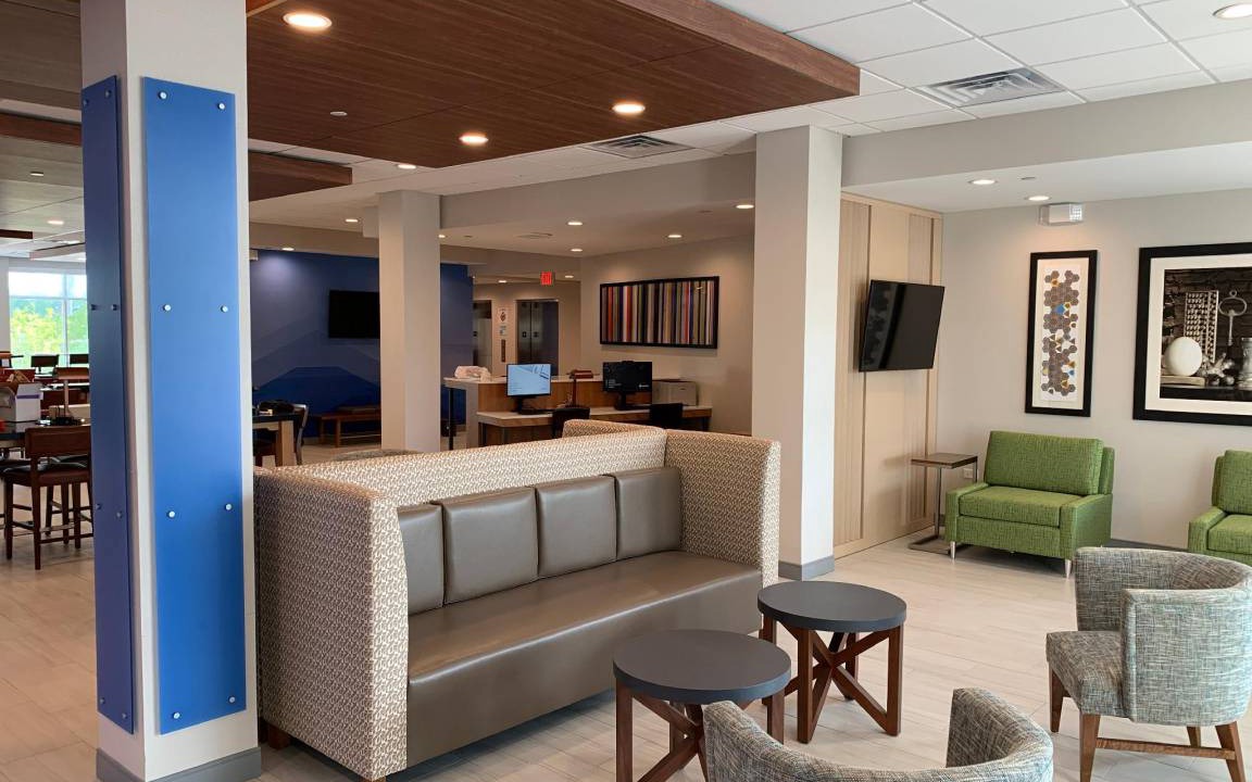 Photo of Livingroom in Hoffman Estates