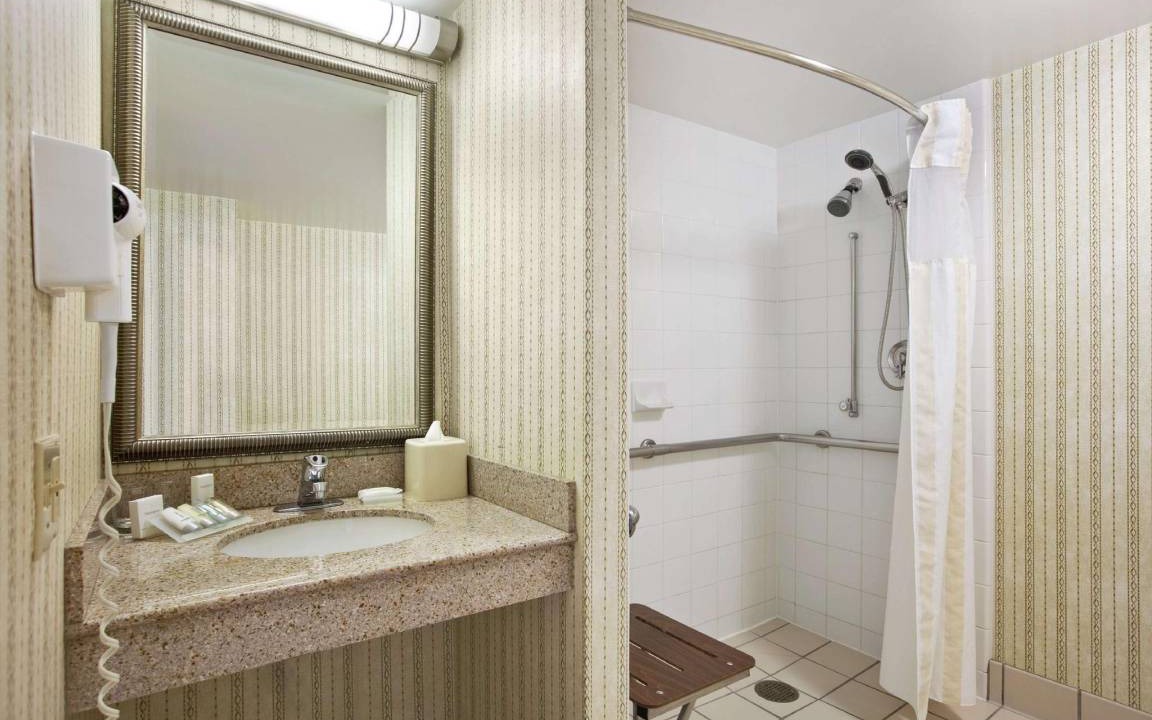 Photo of Bathroom in Oakbrook Terrace