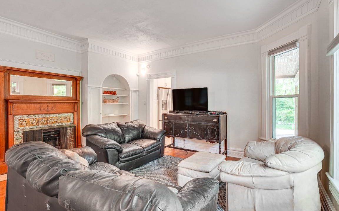 Photo of Livingroom in Champaign